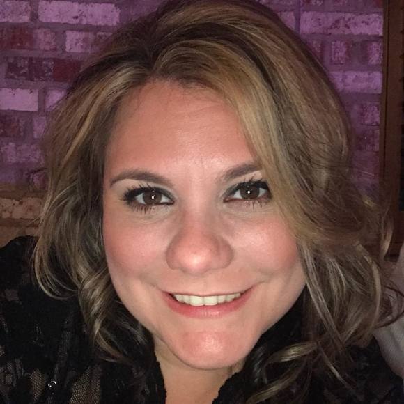 Meet your Posher, Carolyn - Picture 1 of 1